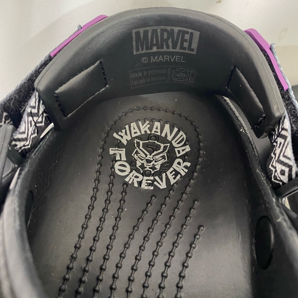 CROCS Black Panther Marvel Wakanda Forever Black and Purple Women’s size 6 - Picture 10 of 10